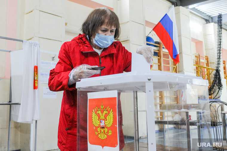 Избирательный участок по голосованию по поправкам в Конституции. Челябинск