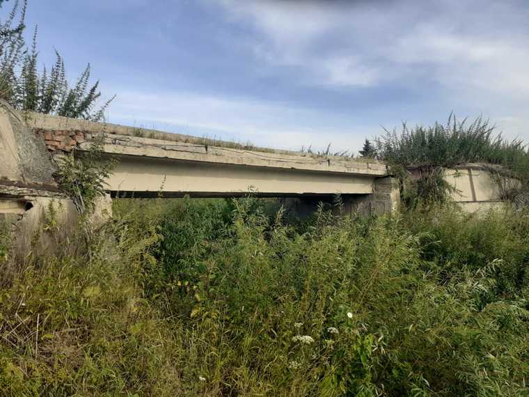 В курганской деревне закрыли аварийный мост. Жители ездят по другому, тоже опасному