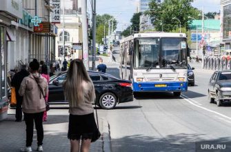 активисты обстреляли автобус полиция