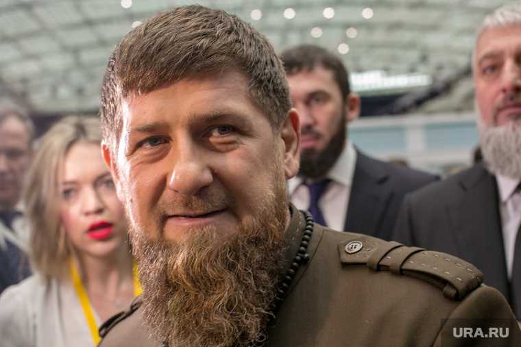 Кадыров чеченцы моют ноги в часовне