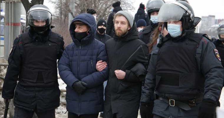 На митинге в Перми произошли задержания — самый богатый депутат не будет баллотироваться — назначен заместитель ФСИН края и куратор ЕР — из Перми можно будет улететь за границу. Все самые интересные и важные новости Пермского края