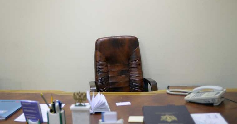 выборы мэра Красноуфимска Свердловская область снятие кандидатур Юрий Ладейщиков Руслан Шахбанов Михаил Конев