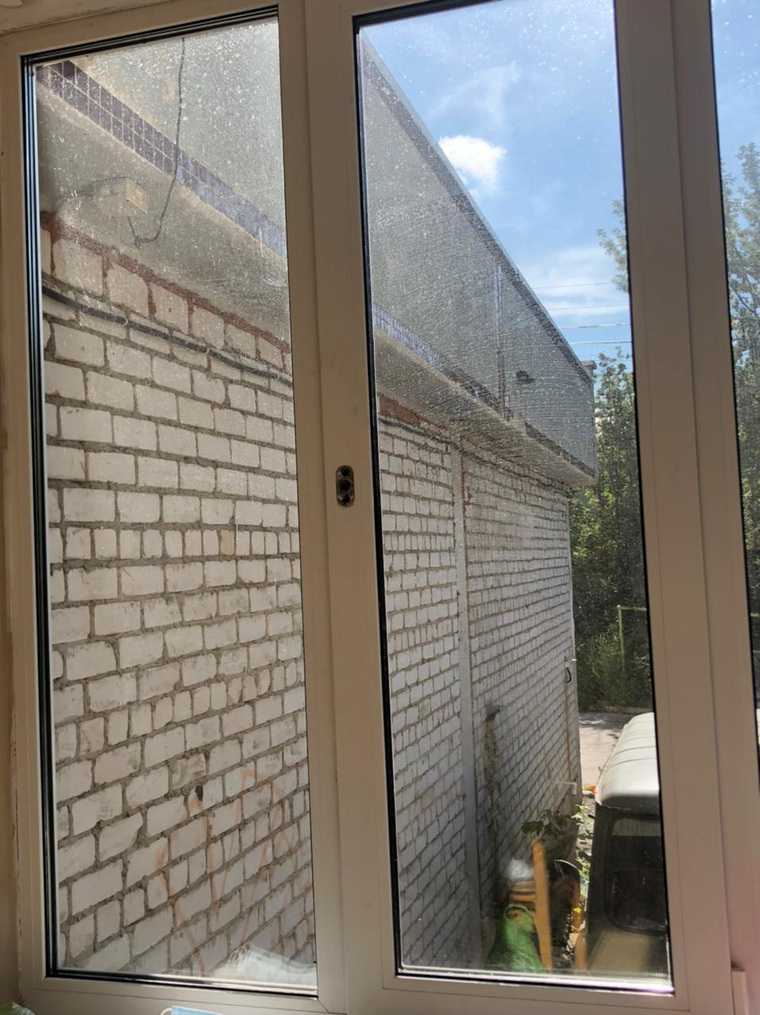 В пермской ковидной больнице заблокировали для пациентов все окна. Фото